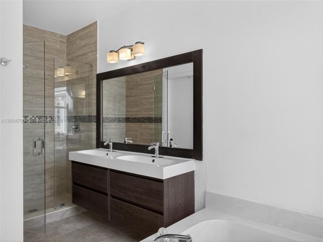 875 Savannah Falls Dr ., Weston, FL 33327