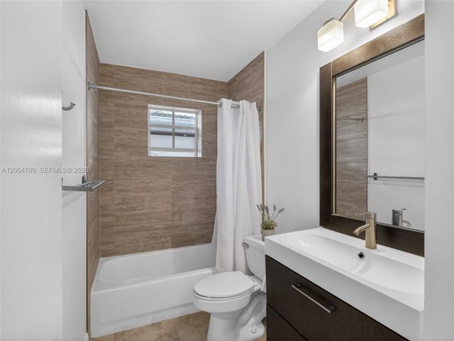 875 Savannah Falls Dr ., Weston, FL 33327