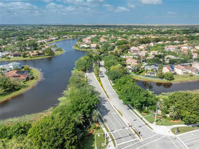 875 Savannah Falls Dr ., Weston, FL 33327