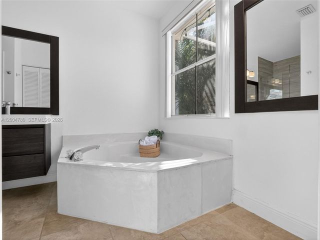 875 Savannah Falls Dr ., Weston, FL 33327