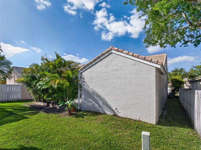 875 Savannah Falls Dr ., Weston, FL 33327