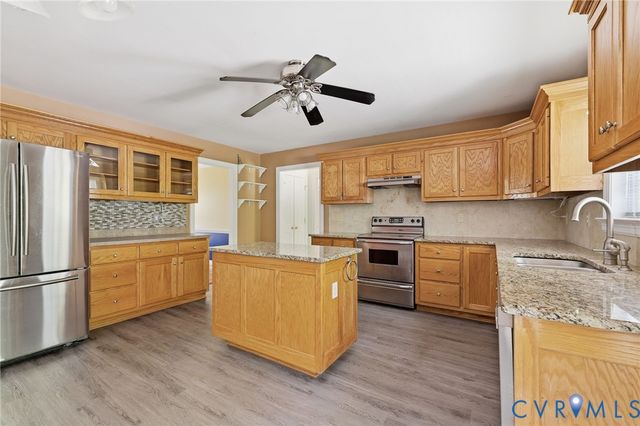 1672 Wildwood Shores Dr, Powhatan, VA 23139