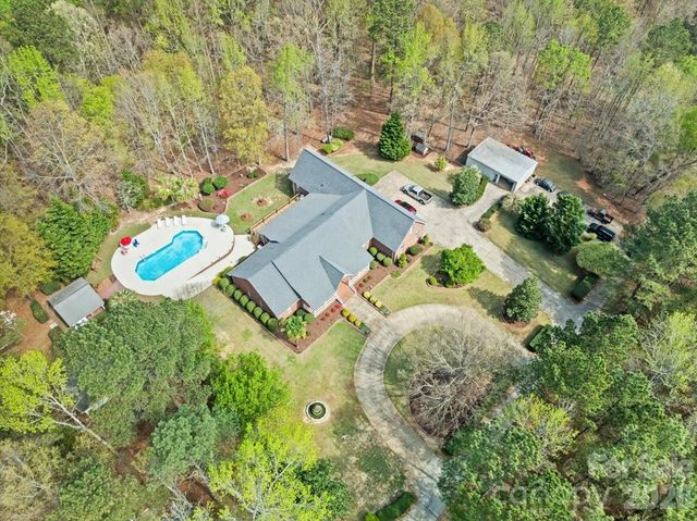 299 Fairway Lane, Pageland, SC 29728