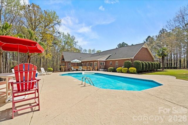 299 Fairway Lane, Pageland, SC 29728