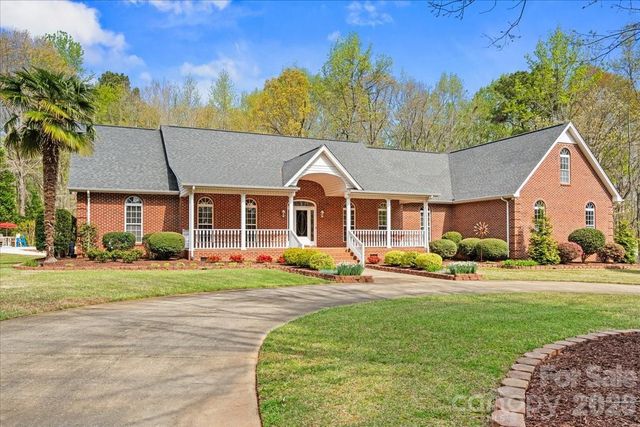299 Fairway Lane, Pageland, SC 29728