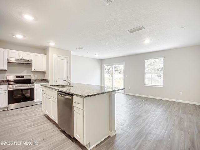 9572 HOOD Road, Jacksonville, FL 32257