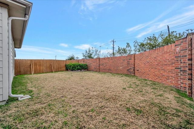 112 Wedgewood Trace Lane, La Porte, TX 77571