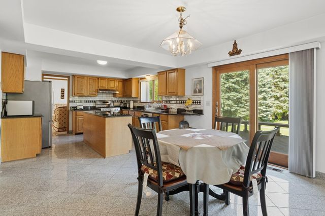 1176 Bradbury Drive, Troy, MI 48098