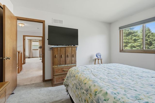 1176 Bradbury Drive, Troy, MI 48098