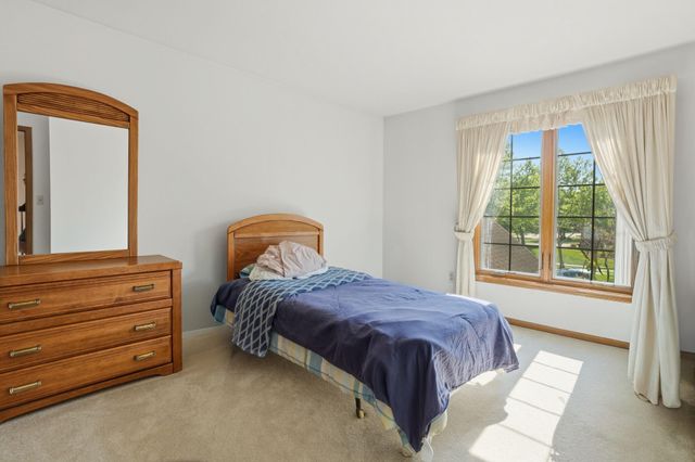1176 Bradbury Drive, Troy, MI 48098