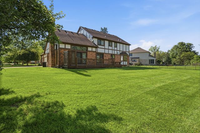 1176 Bradbury Drive, Troy, MI 48098