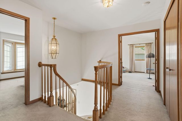 1176 Bradbury Drive, Troy, MI 48098