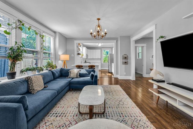 1927 Hopkins Avenue, Cincinnati, OH 45212