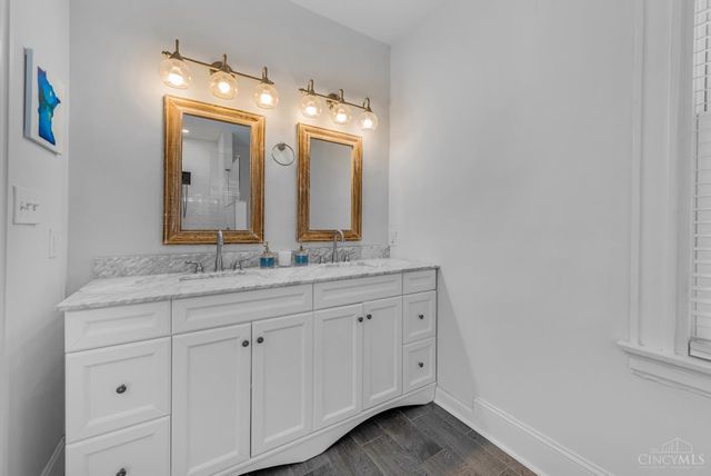 1927 Hopkins Avenue, Cincinnati, OH 45212