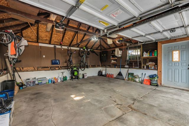 1927 Hopkins Avenue, Cincinnati, OH 45212