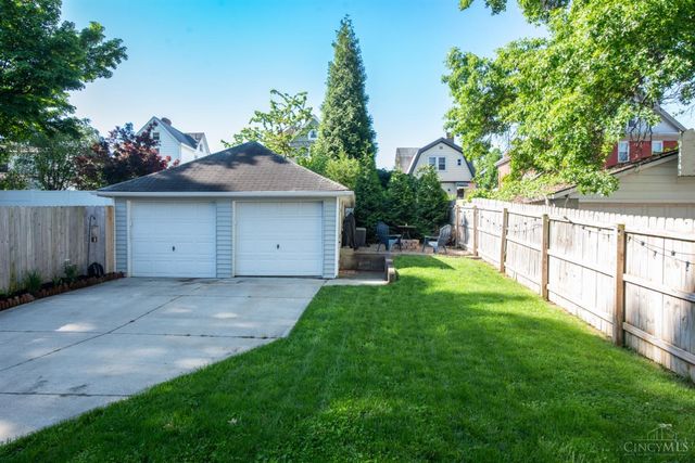 1927 Hopkins Avenue, Cincinnati, OH 45212