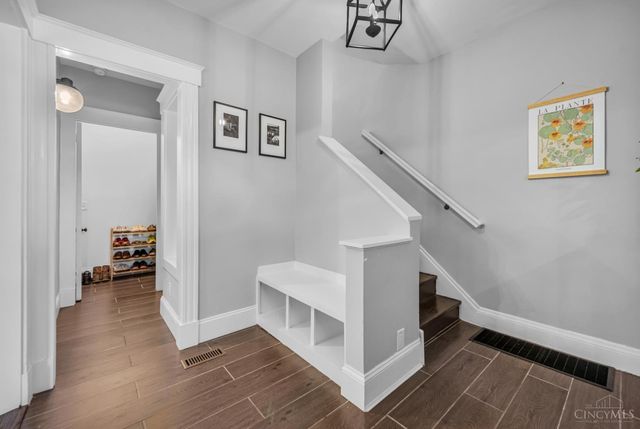 1927 Hopkins Avenue, Cincinnati, OH 45212