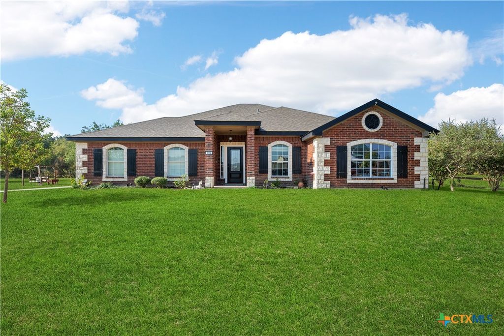 905 N 1st Street, Nolanville, TX 76559