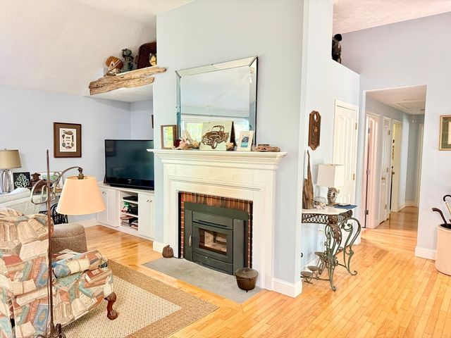 155 Damon Rd, Brewster, MA 02631