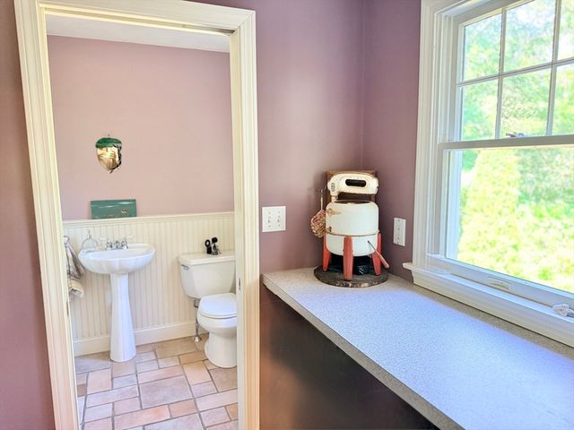 155 Damon Rd, Brewster, MA 02631