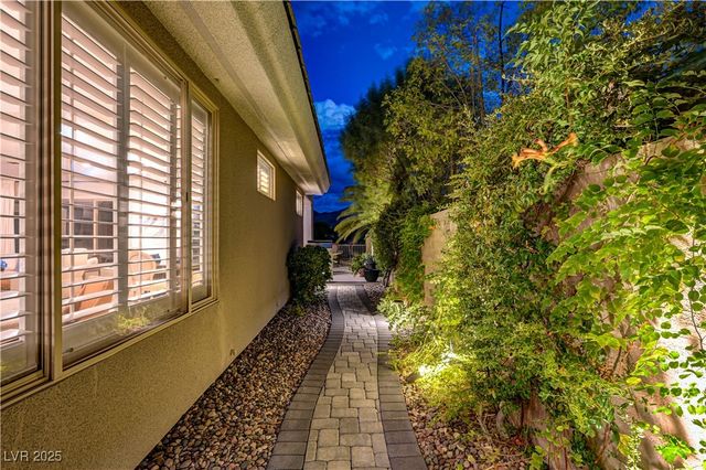 105 Fountainhead Circle, Henderson, NV 89052