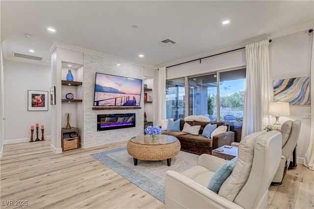 105 Fountainhead Circle, Henderson, NV 89052