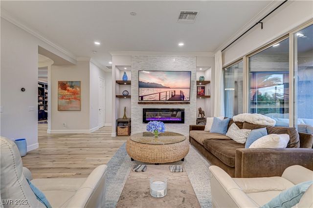 105 Fountainhead Circle, Henderson, NV 89052