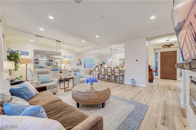 105 Fountainhead Circle, Henderson, NV 89052