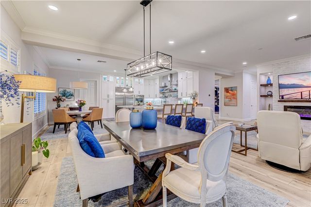 105 Fountainhead Circle, Henderson, NV 89052