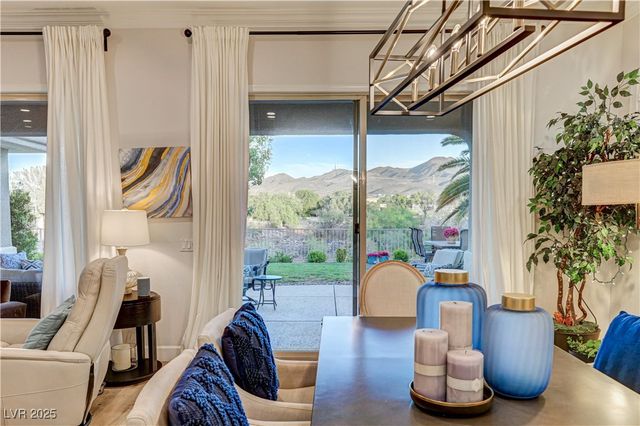 105 Fountainhead Circle, Henderson, NV 89052