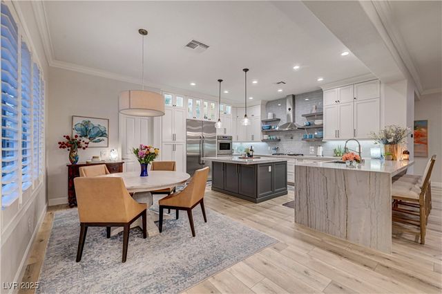 105 Fountainhead Circle, Henderson, NV 89052