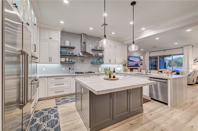 105 Fountainhead Circle, Henderson, NV 89052