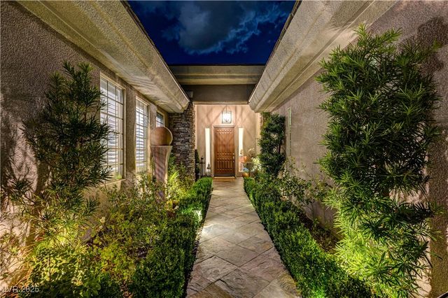 105 Fountainhead Circle, Henderson, NV 89052