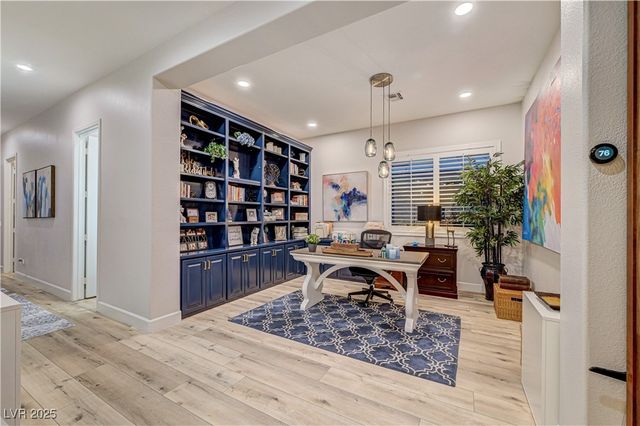 105 Fountainhead Circle, Henderson, NV 89052