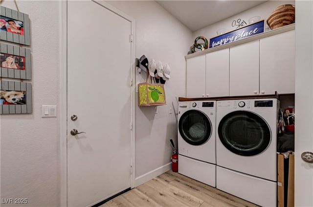 105 Fountainhead Circle, Henderson, NV 89052