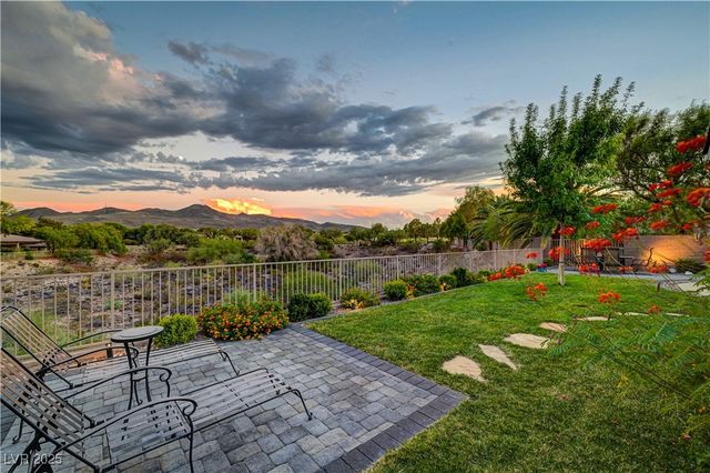 105 Fountainhead Circle, Henderson, NV 89052