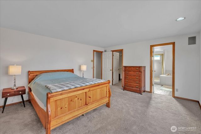 7929 Cyrus Place, Edmonds, WA 98026