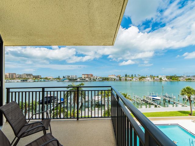 690 ISLAND WAY 404, Clearwater Beach, FL 33767