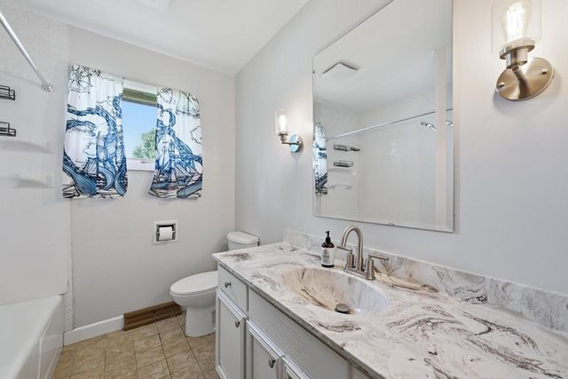 8920 388th AVENUE, Burlington, WI 53105