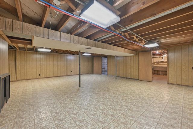 8920 388th AVENUE, Burlington, WI 53105