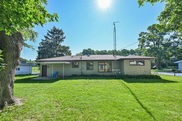 8920 388th AVENUE, Burlington, WI 53105