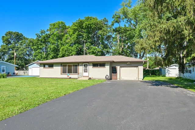 8920 388th AVENUE, Burlington, WI 53105