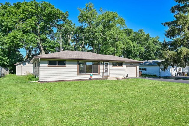 8920 388th AVENUE, Burlington, WI 53105