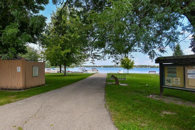 8920 388th AVENUE, Burlington, WI 53105