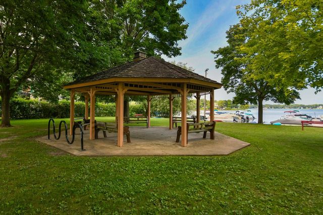 8920 388th AVENUE, Burlington, WI 53105