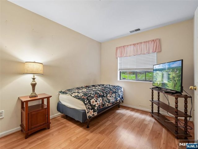 2710 Hemingway Lane, Mahwah, NJ 07430