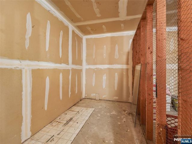 2710 Hemingway Lane, Mahwah, NJ 07430