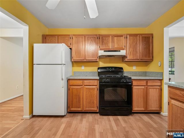 2710 Hemingway Lane, Mahwah, NJ 07430