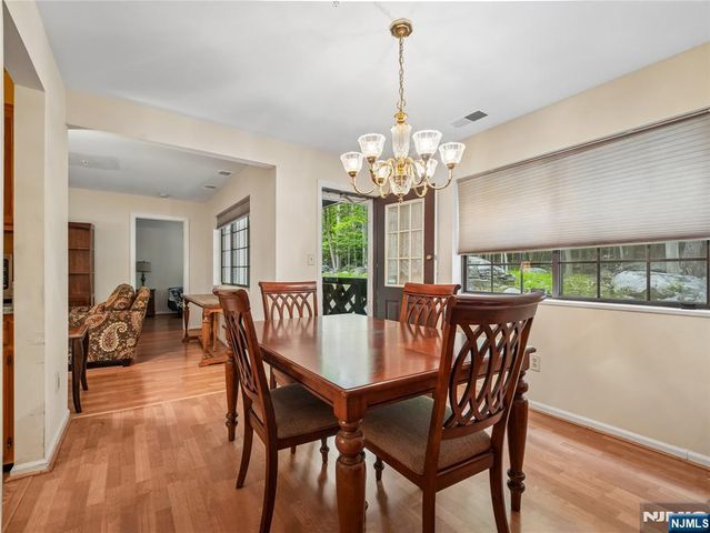 2710 Hemingway Lane, Mahwah, NJ 07430