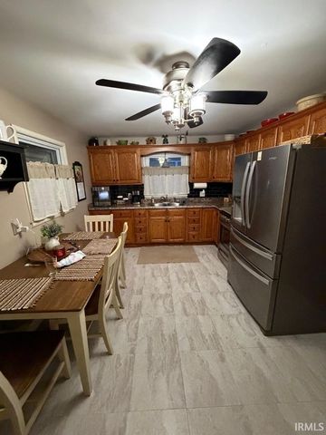 18 SE 6th Street, Linton, IN 47441